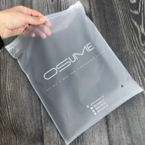 biodegradable frosted pe ziplock bags with custom logo  (复制)